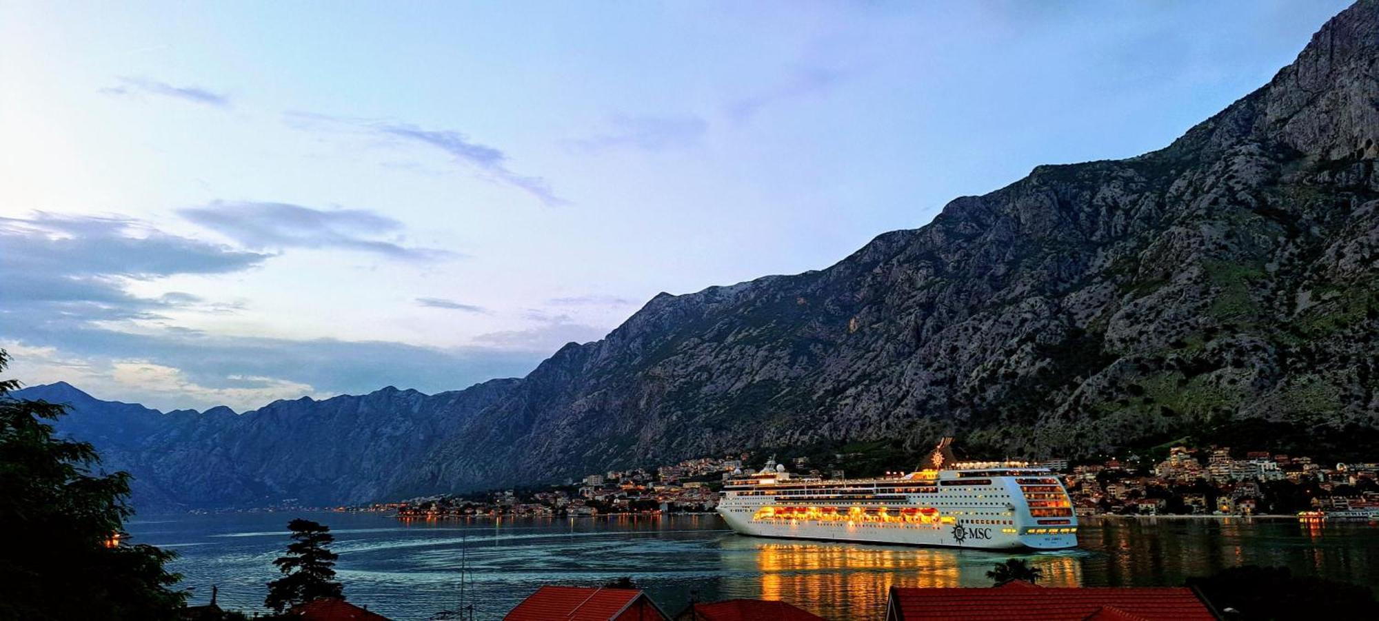 Apartment Vujosevic D&D Kotor Exterior foto
